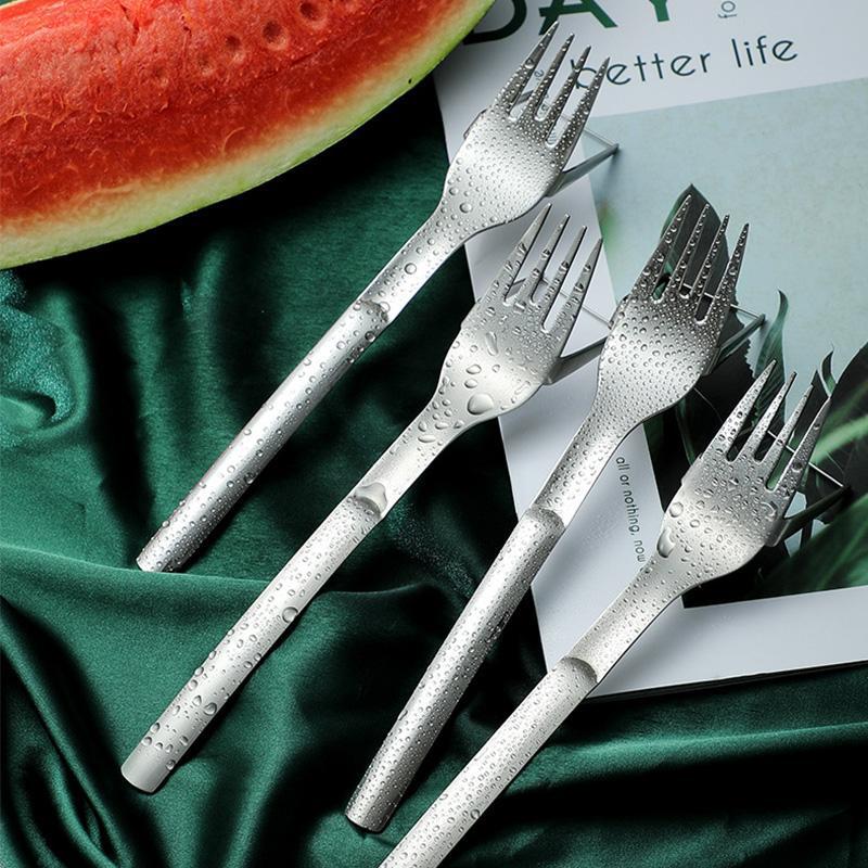 2-in-1 fruit cutting fork - ideal for watermelon