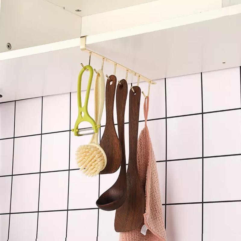 6 hanging hooks for efficient cupboard space