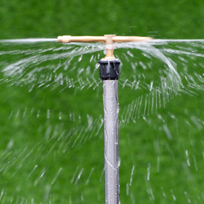 Automatic rotating water sprinkler for the garden