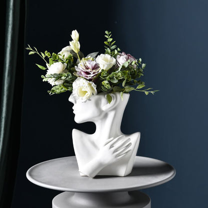 Elegant vase in white ceramic