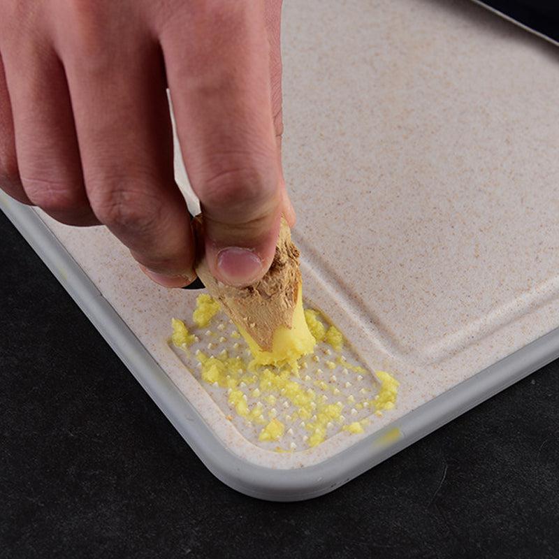 Quick-defrosting cutting board for efficient cooking