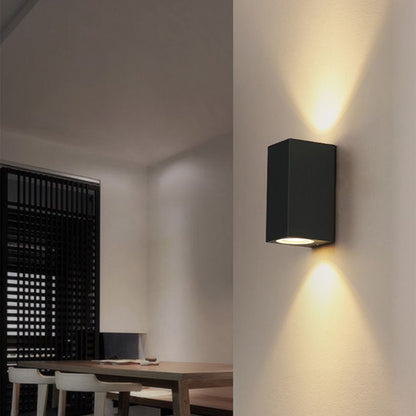 Modern wall lamp in matt black - Scandinavian design