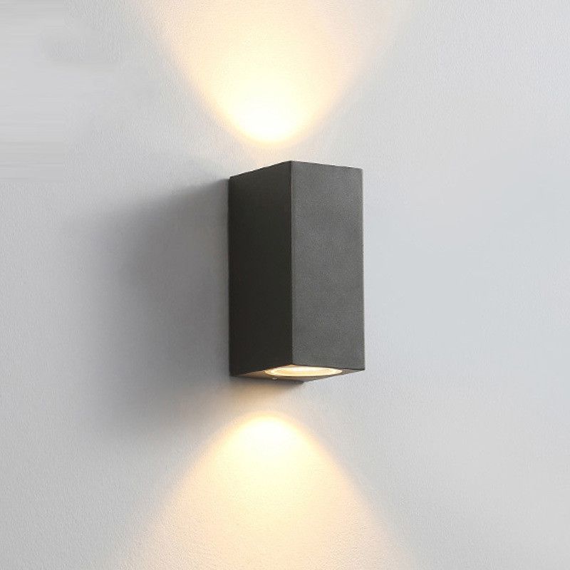 Modern wall lamp in matt black - Scandinavian design