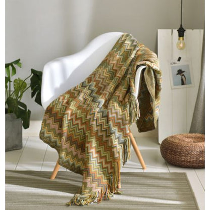 Knitted blankets in 24 designs