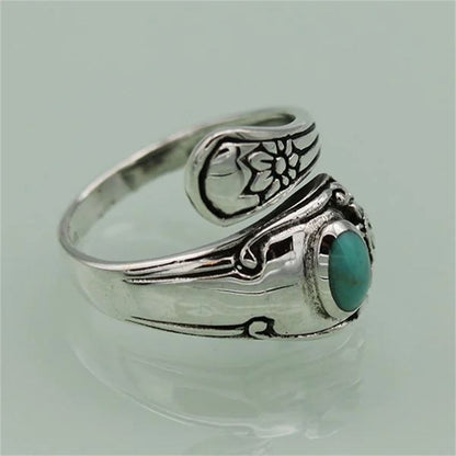 Beautiful turquoise spoon ring with positive properties