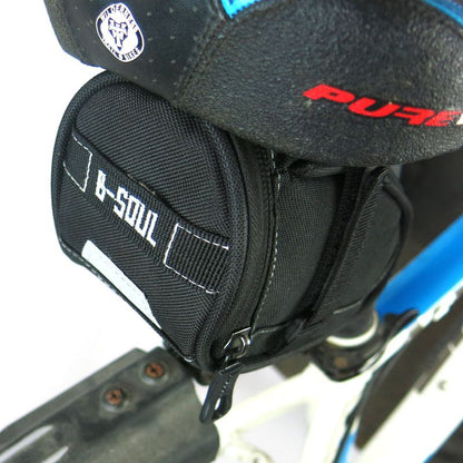 Water-resistant bike bag for the rear