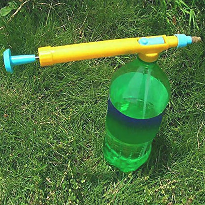 Water spray head for garden bottles - compact and adjustable