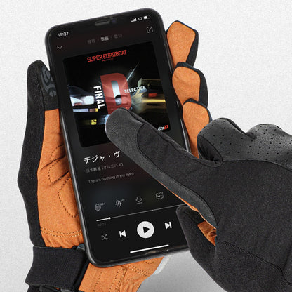 Warm winter gloves with touch function