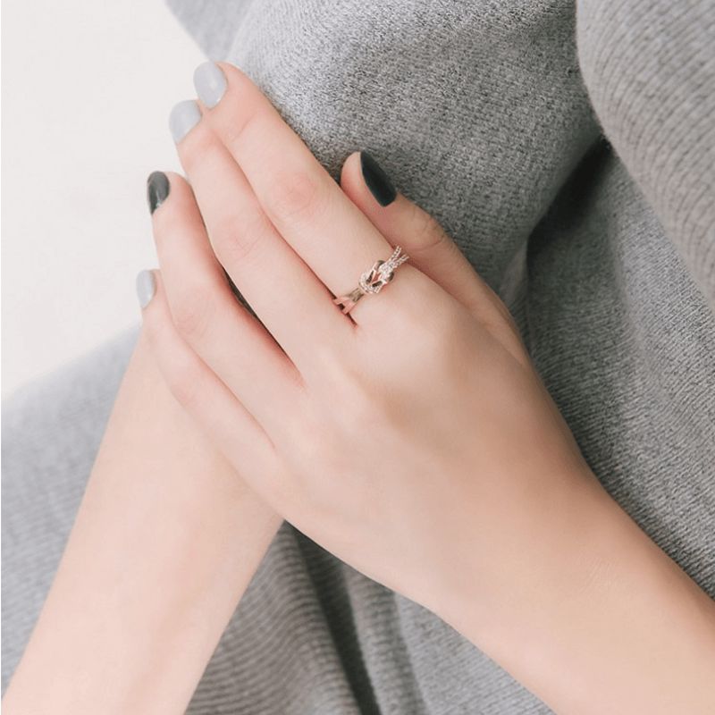 Friendship knot ring - adjustable and timeless accessory