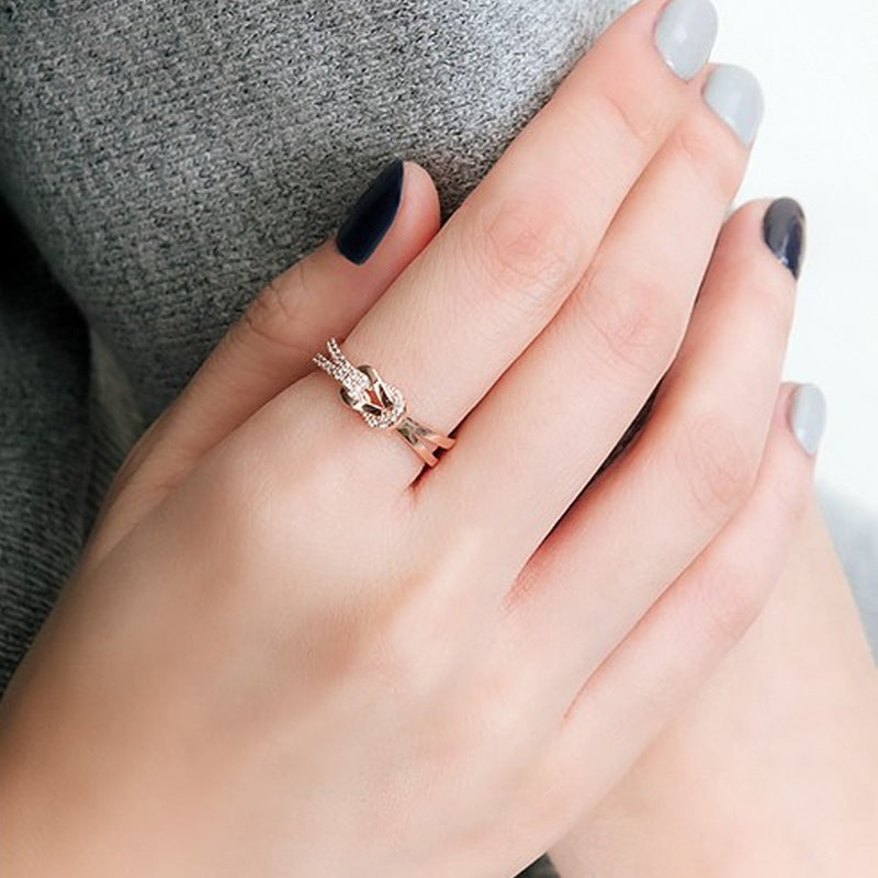 Friendship knot ring - adjustable and timeless accessory