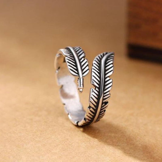 Vintage feather open ring - unique and eye-catching jewellery