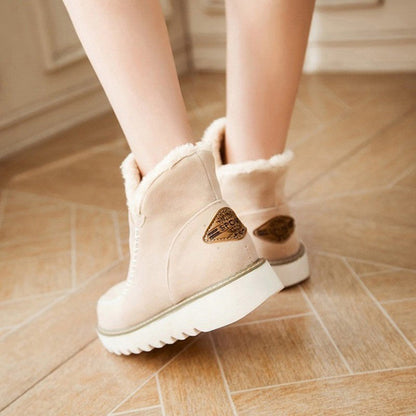 Winter snow boots with flat heels for women