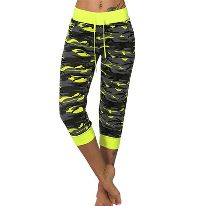 Yoga pants with camouflage print: comfort and style in one